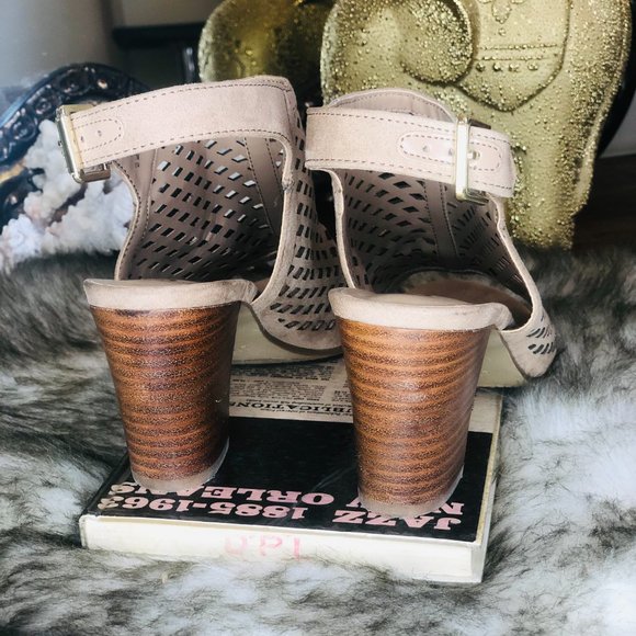 Unisa Pryce Sandal Open Toed size 7 EUC! - Picture 12 of 12